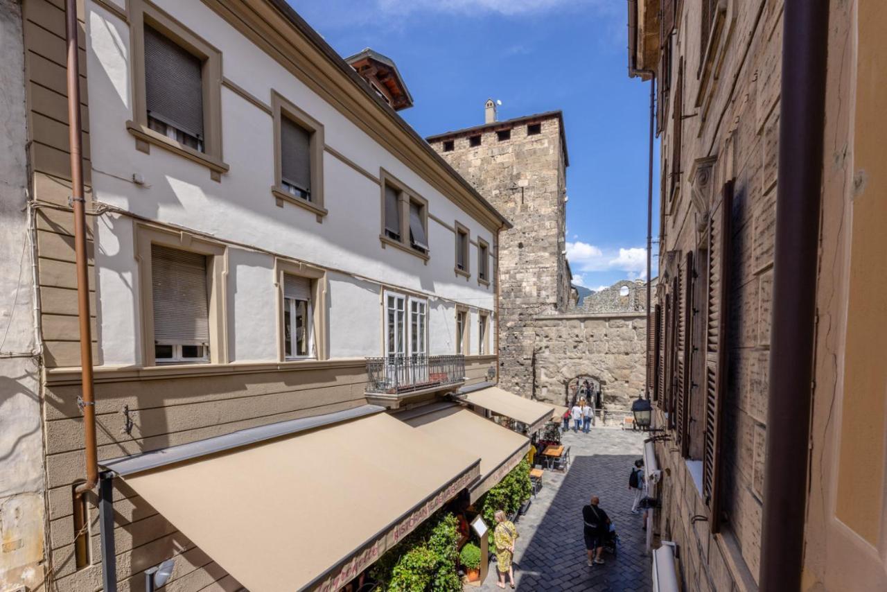 Aosta Centre Apartments - Porta Pretoria 56 מראה חיצוני תמונה